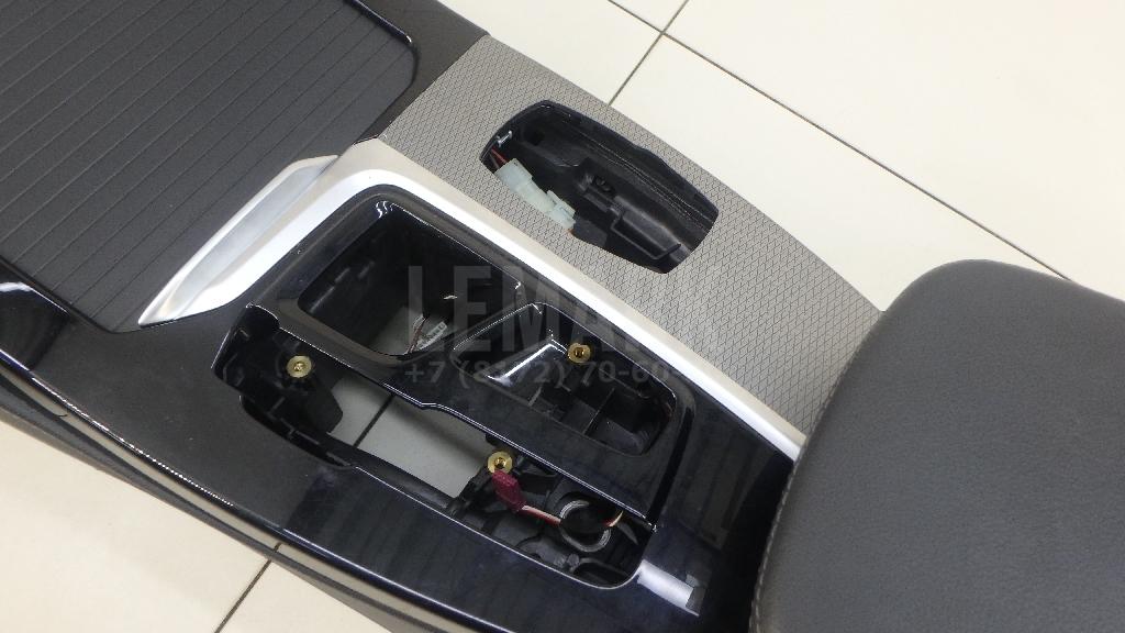 Подлокотник для  BMW X5 E70 2007-2013