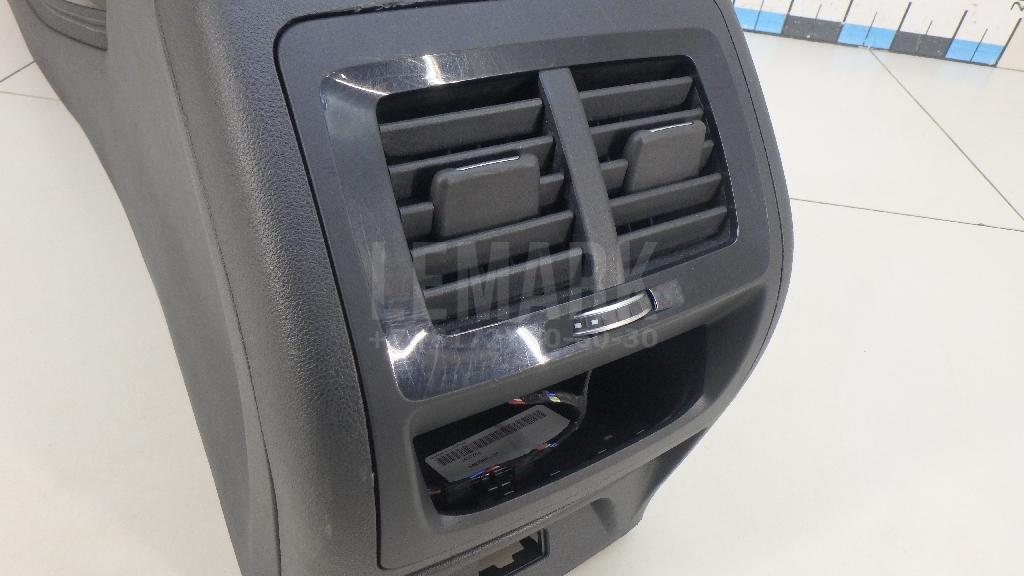 Подлокотник для  BMW X5 E70 2007-2013