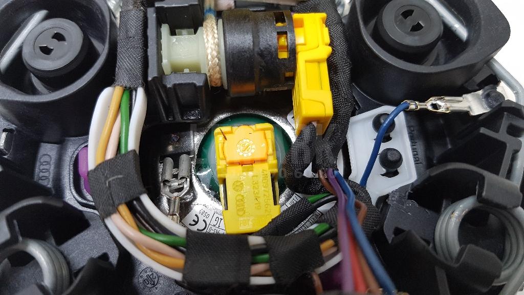 Подушка безопасности в рулевое колесо для  Audi V8 1988-1994
