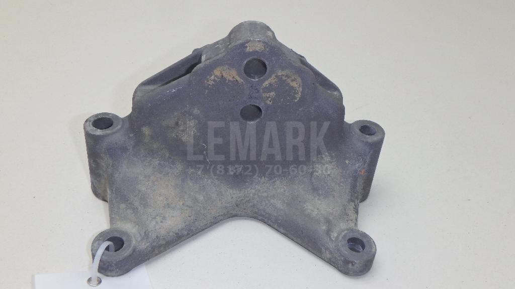 Кронштейн КПП 7L6399649D VAG