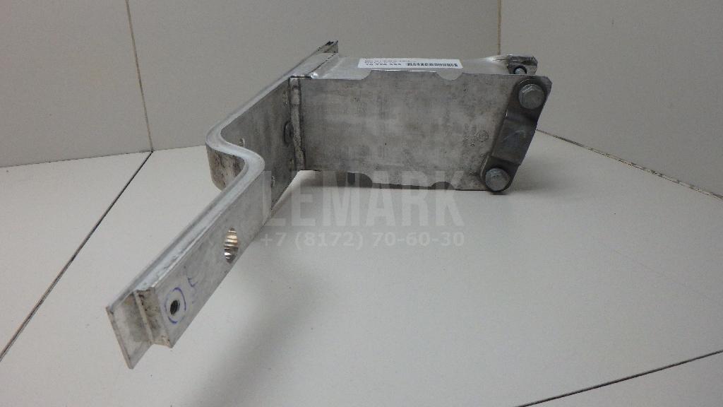 Кронштейн усилителя переднего бампера правый для  BMW X3 E83 2004-2010