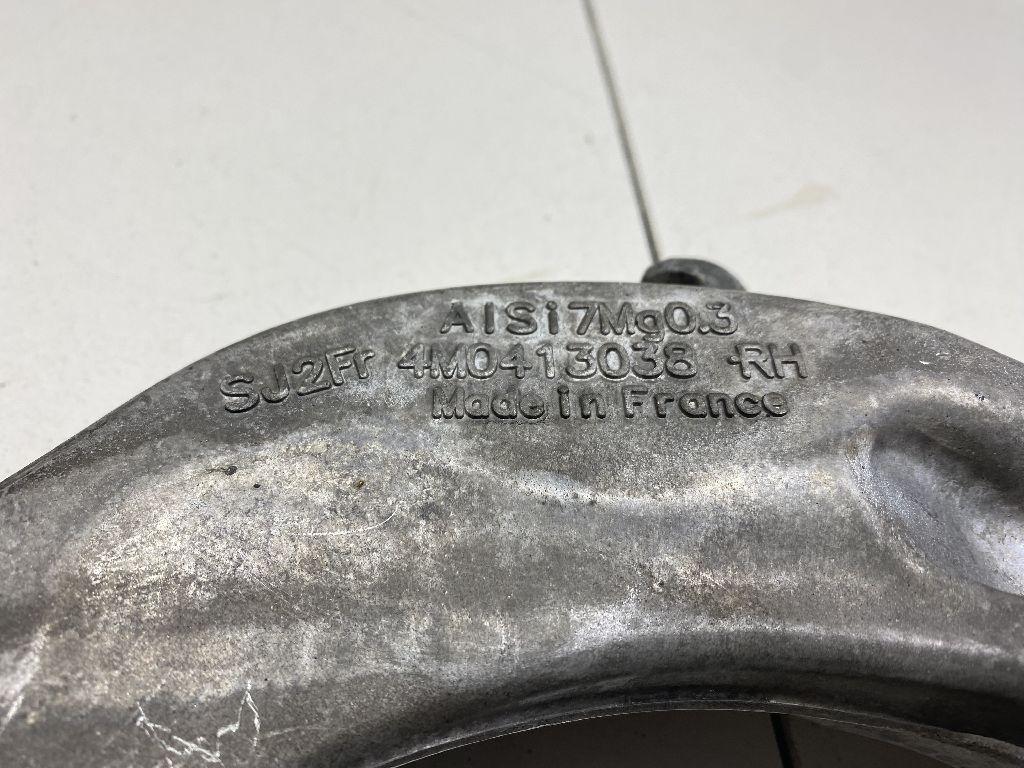 Кронштейн амортизатора правый для  Audi 80/90 [B4] 1991-1995