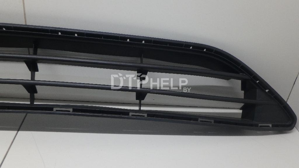 Фото Решетка в бампер центральная для Nissan X-Trail (T32)  2015