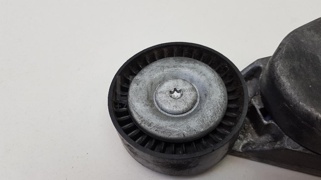 Ролик руч.ремня с кронштейном для  BMW 3-serie F30/F31/F80 2011-2020