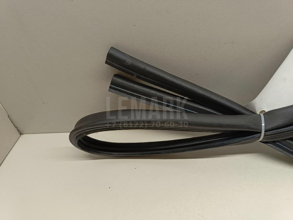 Уплотнитель капота для  BMW X5 F15/F85 2013-2018