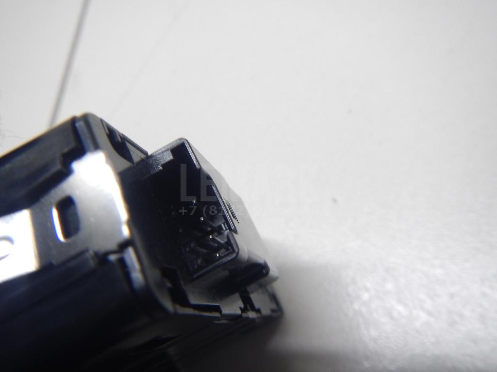 Кнопка открывания багажника для  BMW X1 F48 2014-2022