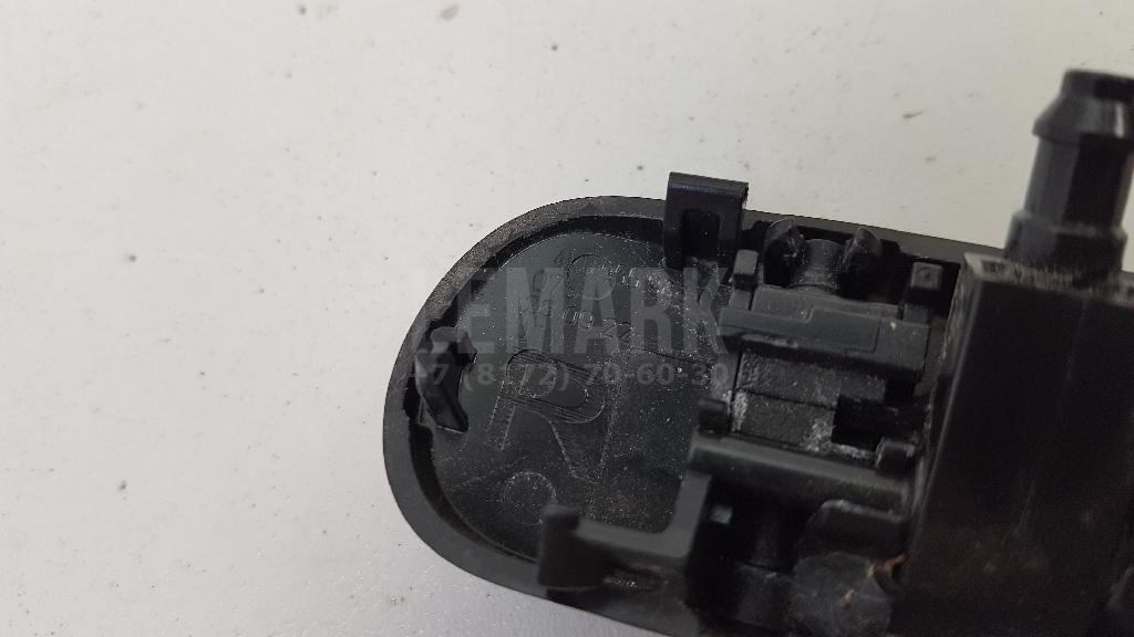 Форсунка омывателя лобового стекла для  BMW 1-serie E82/E88 2007-2013