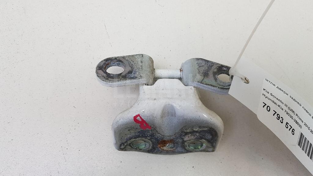 Петля двери задней левой верхняя 793302B020 Hyundai-Kia
