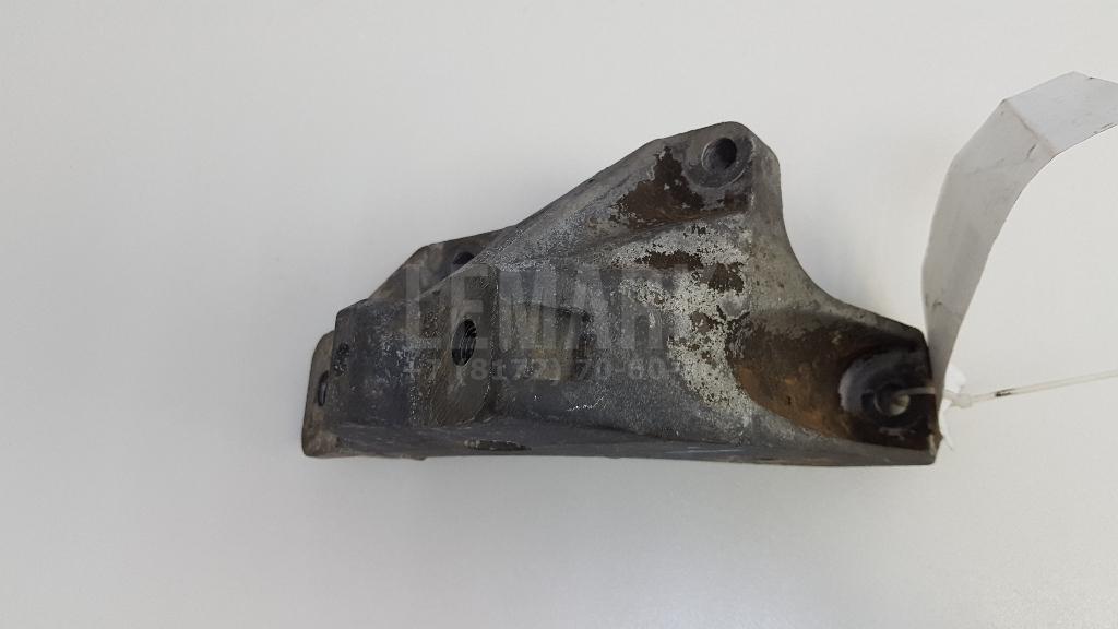 Кронштейн КПП левый 1J0199117Q VAG