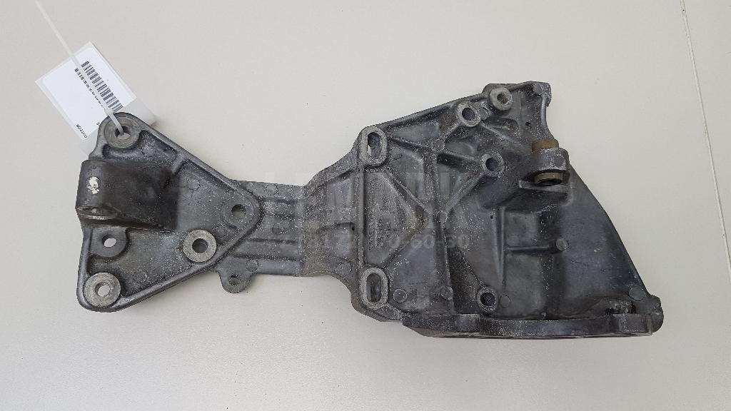Кронштейн гидроусилителя 30731516 Volvo