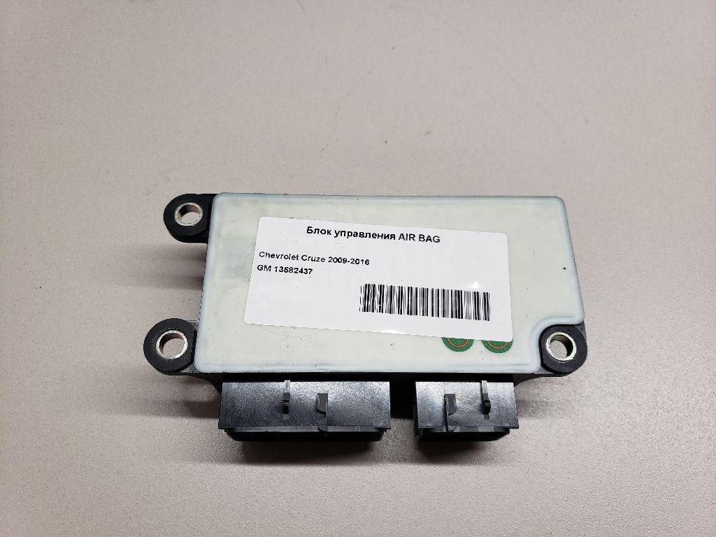 Блок управления AIR BAG 13582437 GM