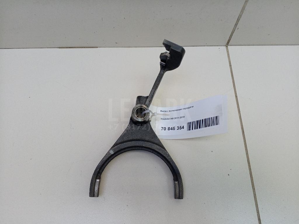 Вилка включения передачи 438302D000 Hyundai-Kia