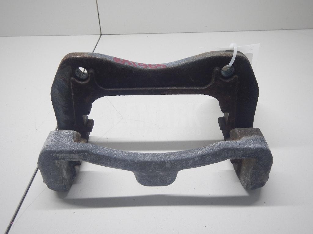 Скоба суппорта переднего
