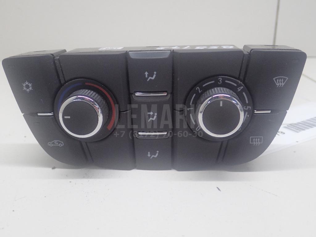 Блок управления отопителем 13360099 GM