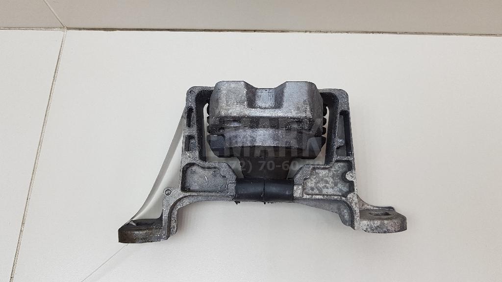 Опора двигателя правая 1811464 Ford