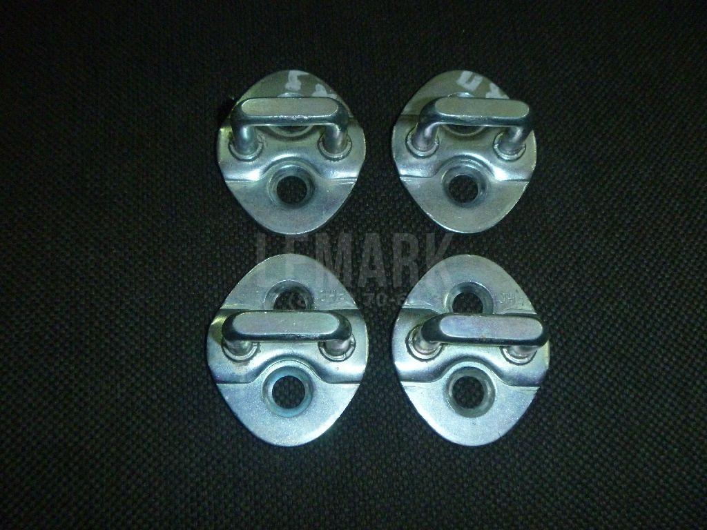 Ответная часть замка двери 813501H000 Hyundai-Kia