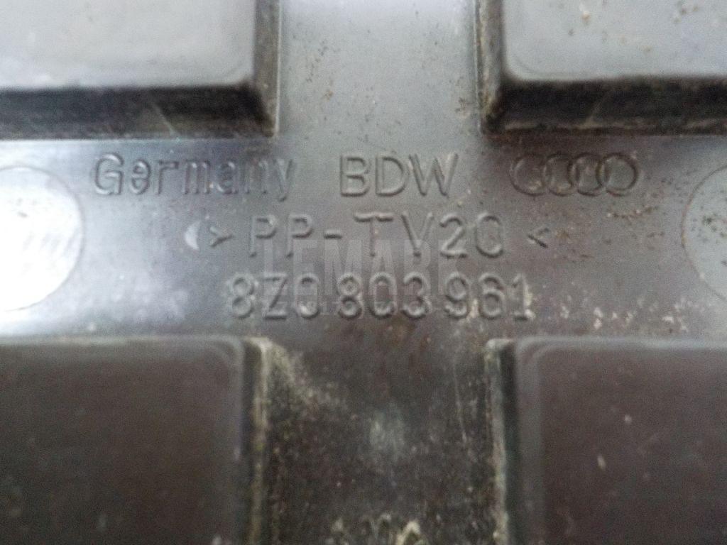 Накладка (кузов внутри) для  Audi A3 (8L1) 1996-2003