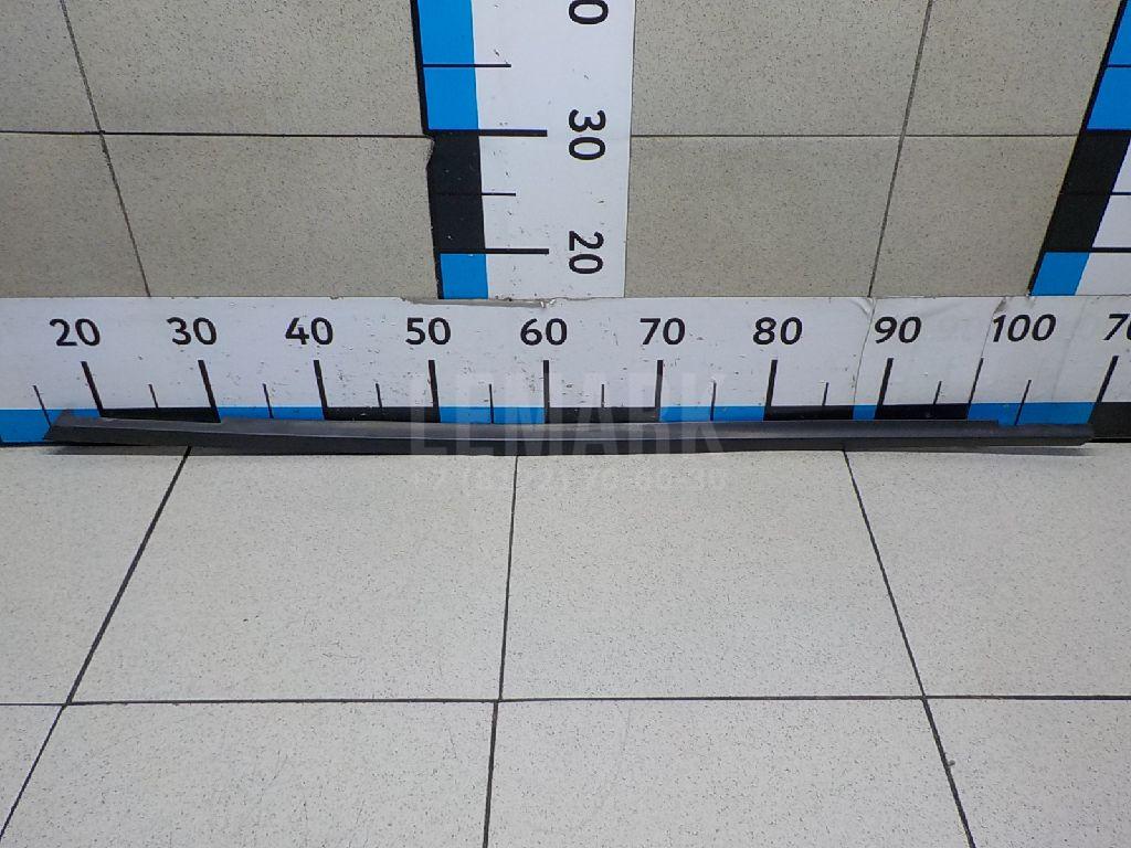 Накладка стекла переднего левого