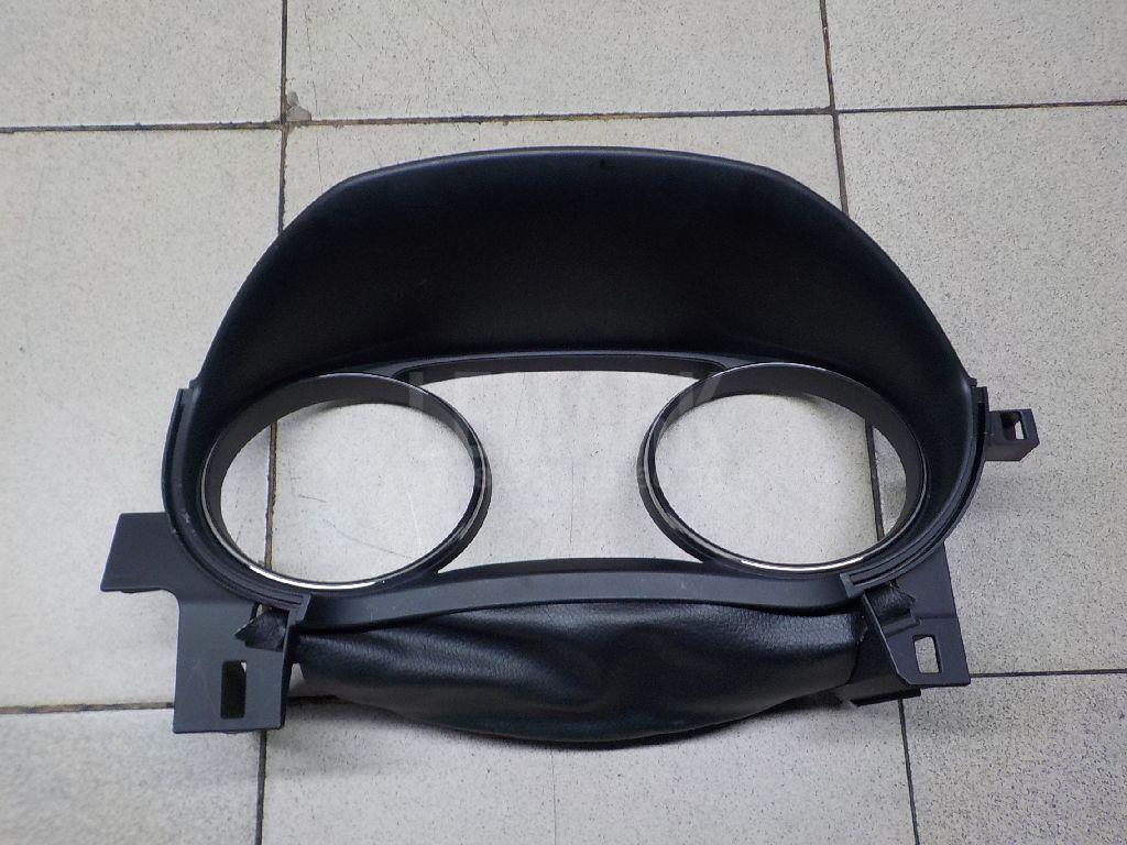 Накладка декоративная 682404EH0A Nissan