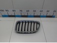 Решетка радиатора левая