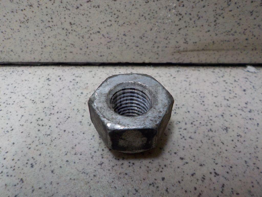 Гайка колеса 9008017035 Toyota