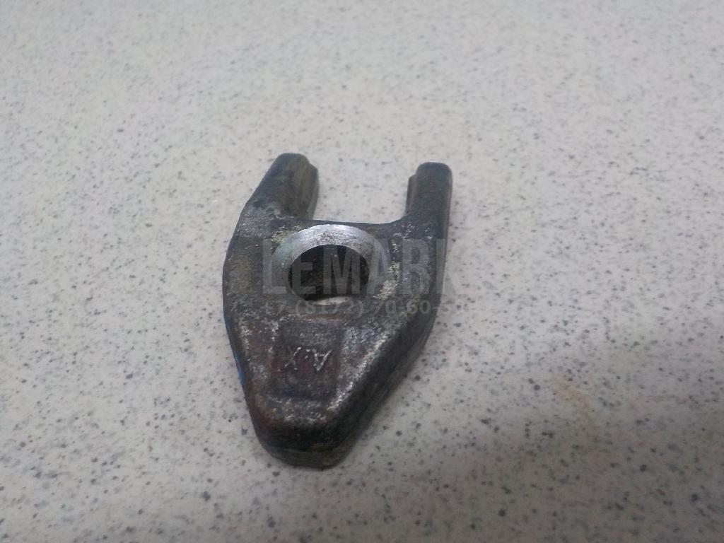 Кронштейн форсунки 1661000Q0A Nissan