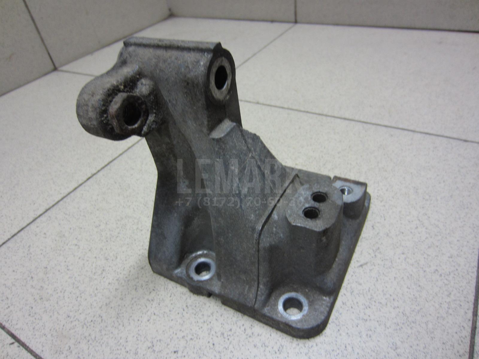 Кронштейн генератора 1251137010 Toyota
