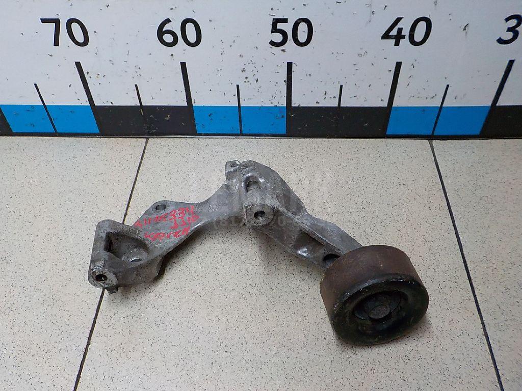 Кронштейн генератора 11710BB00A Nissan