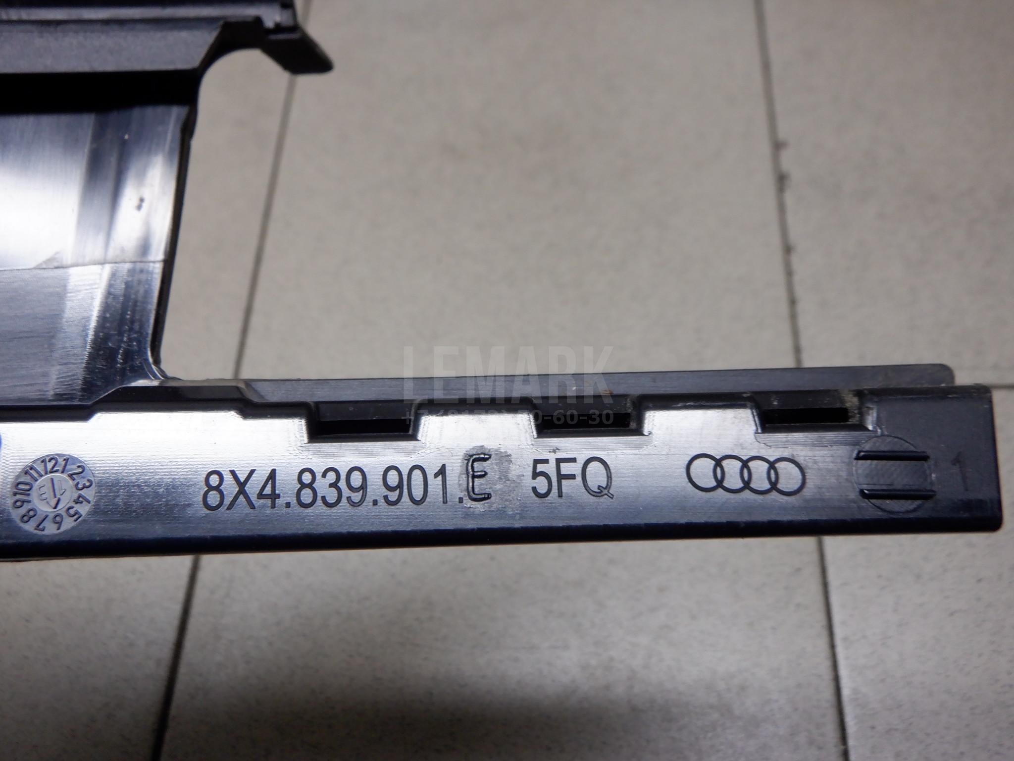 Накладка двери передней левой для  Audi 50 0-1978