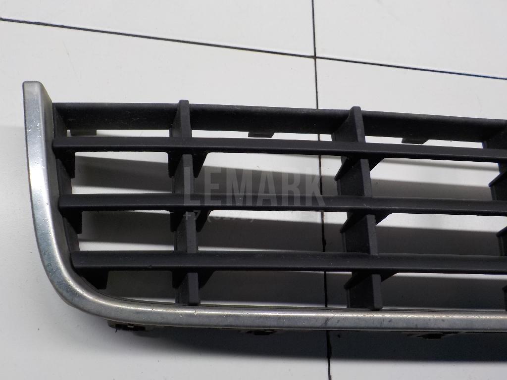 Решетка в бампер центральная для  Audi Q7 [4L] 2005-2015