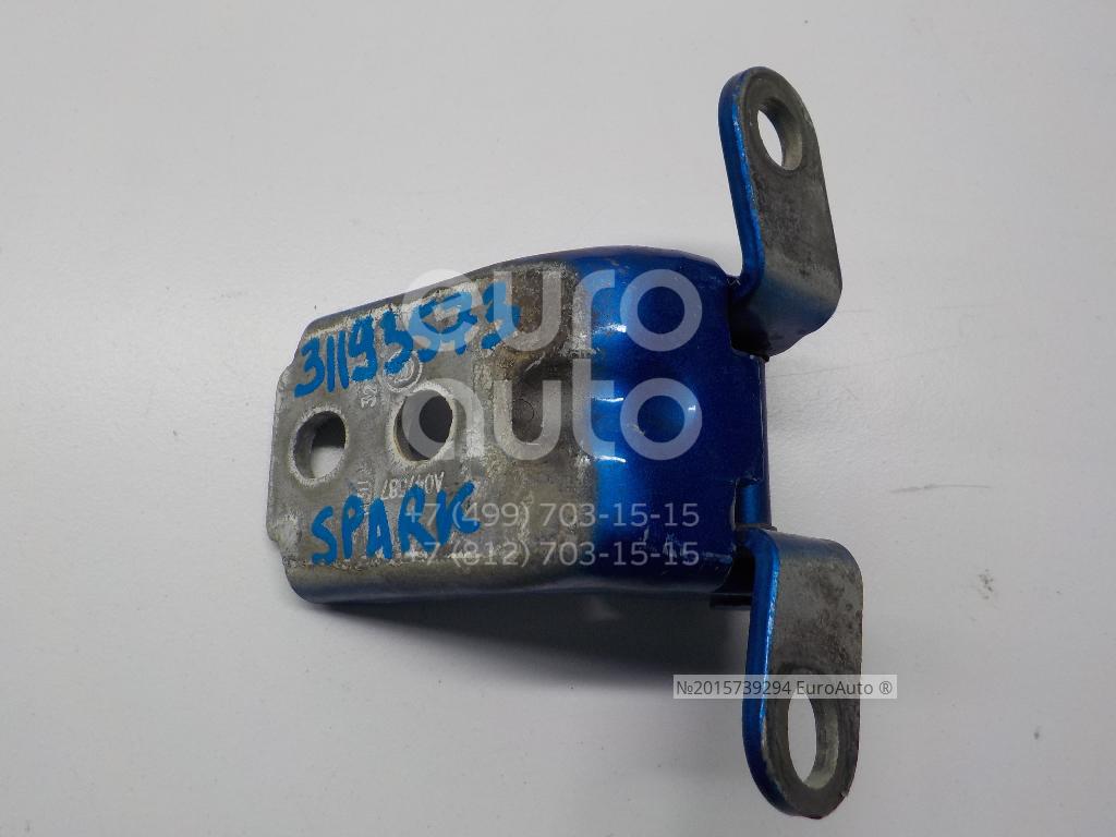 Петля двери Spark R2 передняя верхняя левая GM