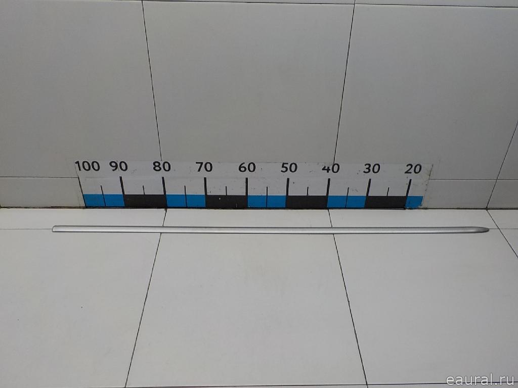 Молдинг передней правой двери
