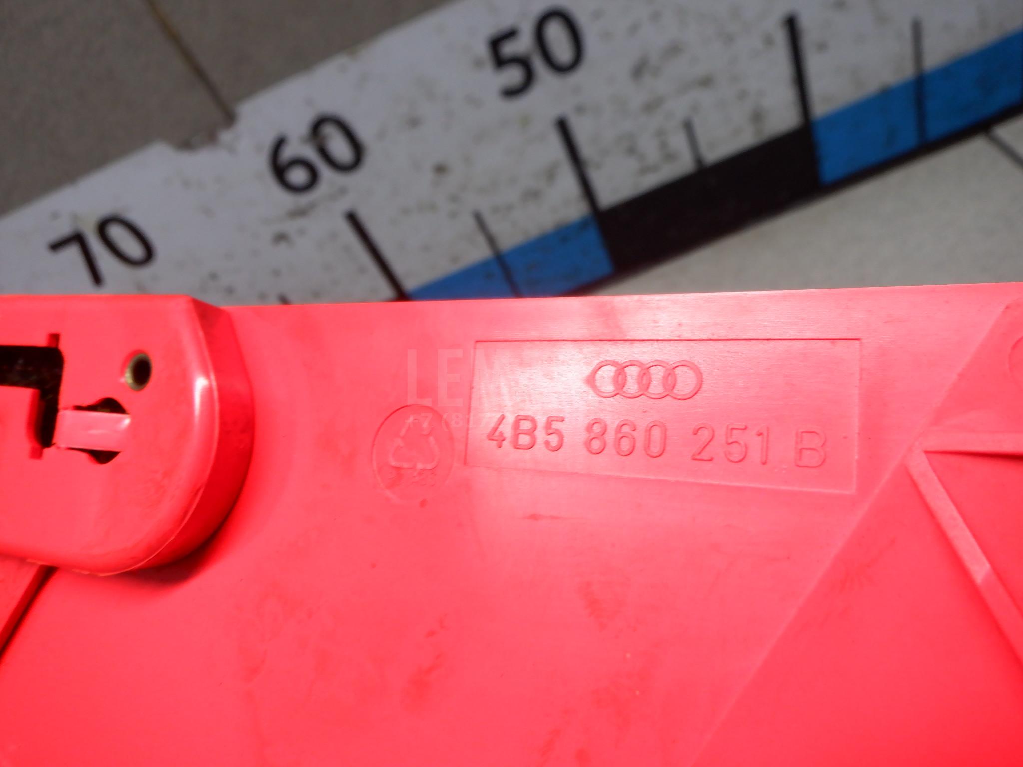 Знак аварийной остановки для  Audi Q5 [8R] 2008-2017