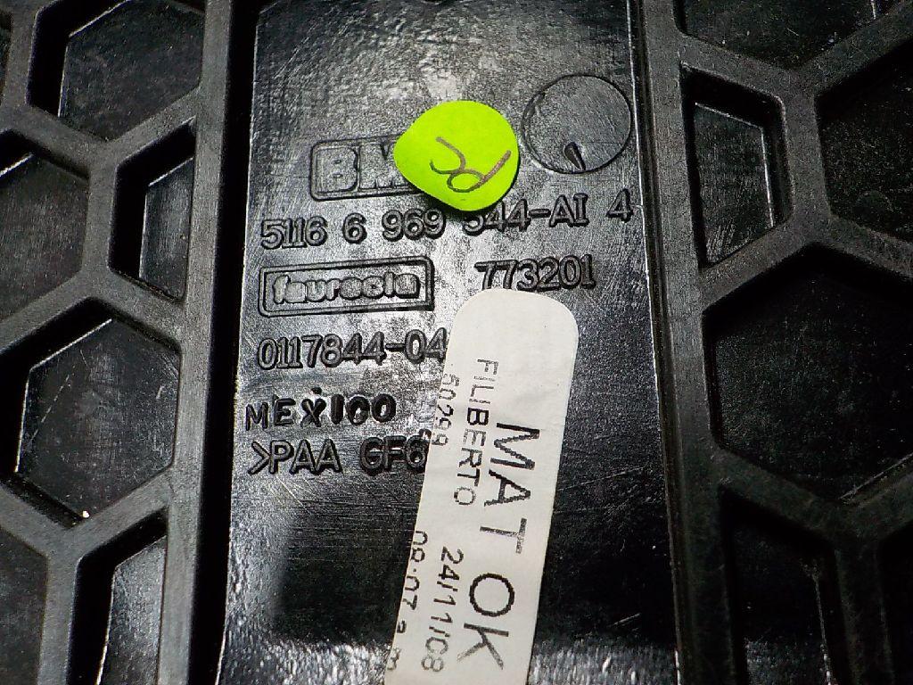 Подлокотник для  BMW X1 F48 2014-2022