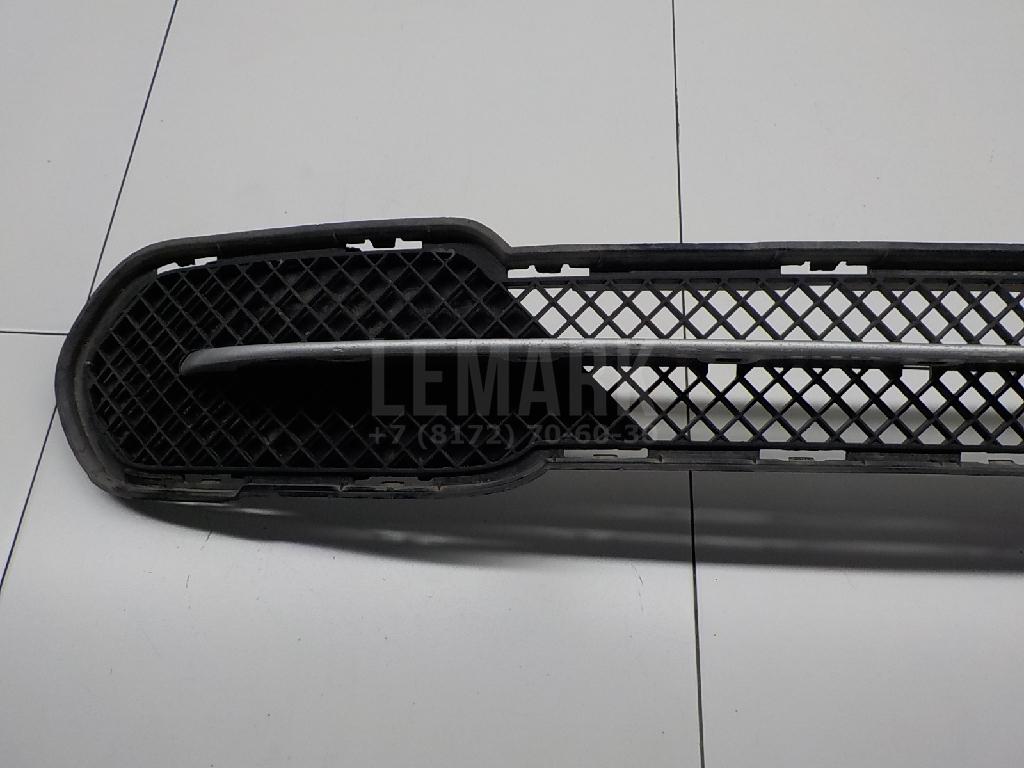Решетка в бампер центральная для  BMW 1-serie E87/E81 2004-2011