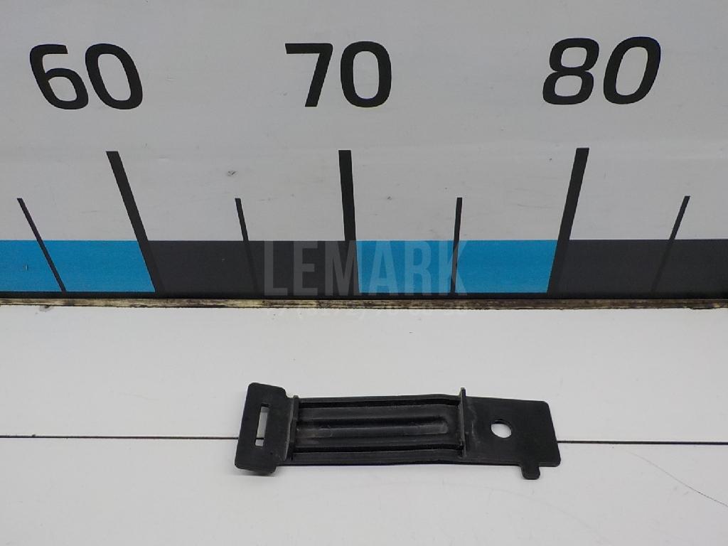 Кронштейн заднего бампера 86633F1000 Hyundai-Kia