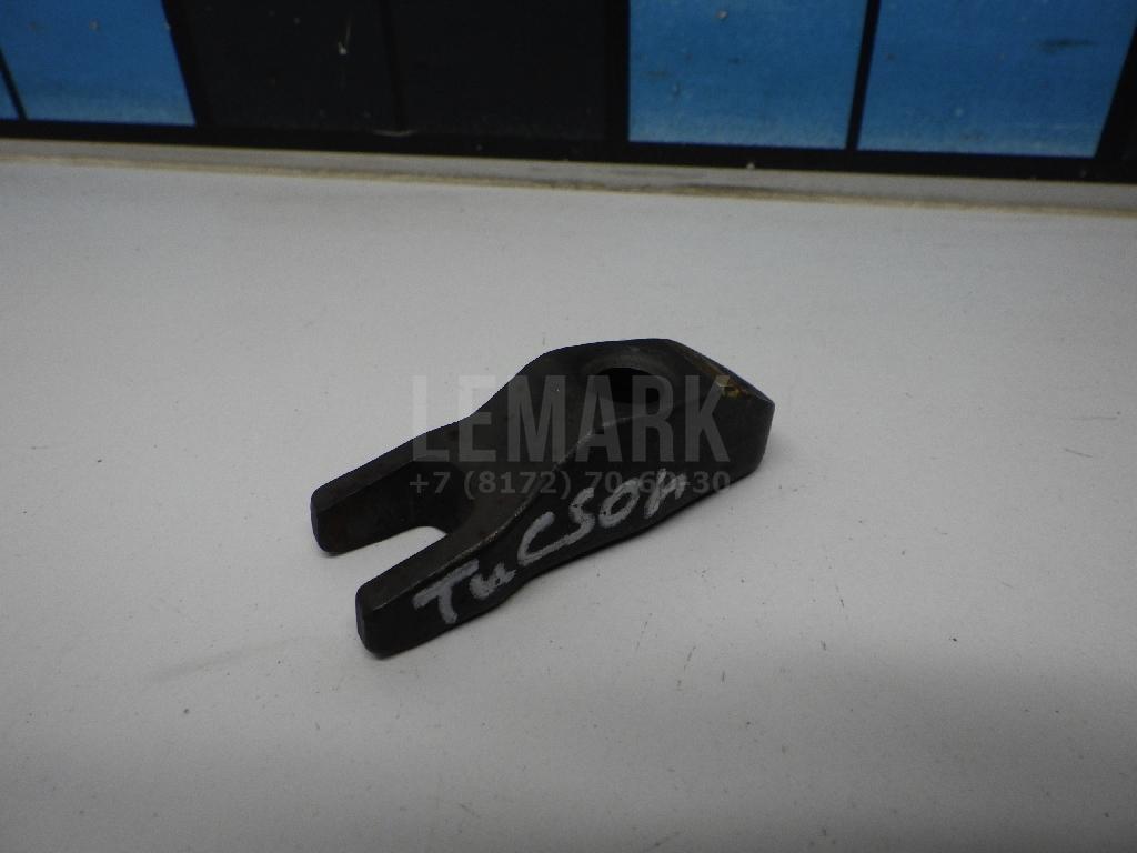 Кронштейн форсунки 338142A600 Hyundai-Kia