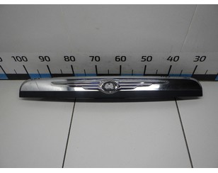 Накладка двери багажника для Chrysler Grand Voyager/Grand Caravan (RT) 2007> с разбора состояние хорошее
