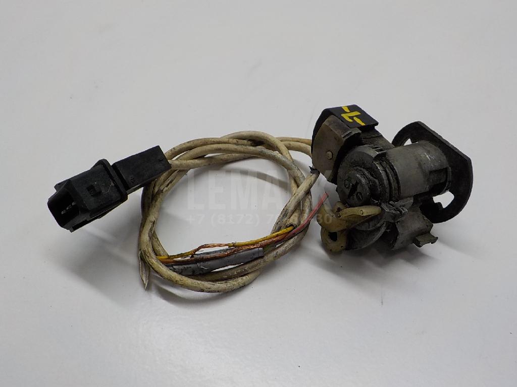 Вставка замка двери лев. для  BMW 3-serie E90/E91 2005-2012