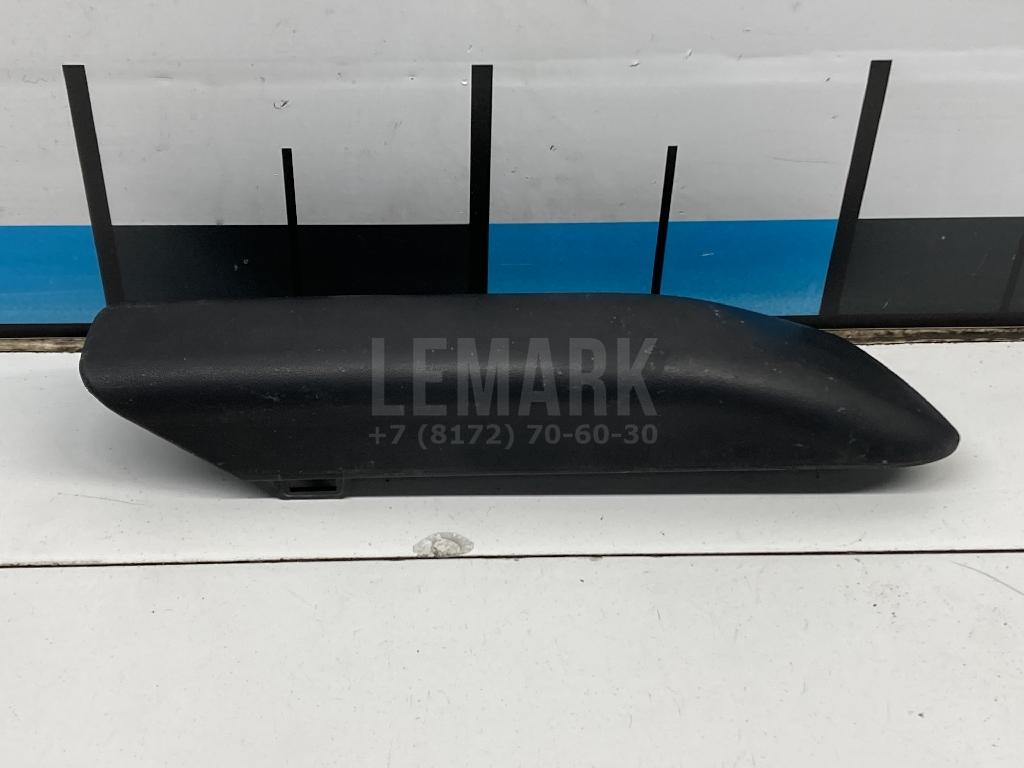 Накладка крепл. рейлинга задняя правая для  BMW 6-serie E63 2004-2009