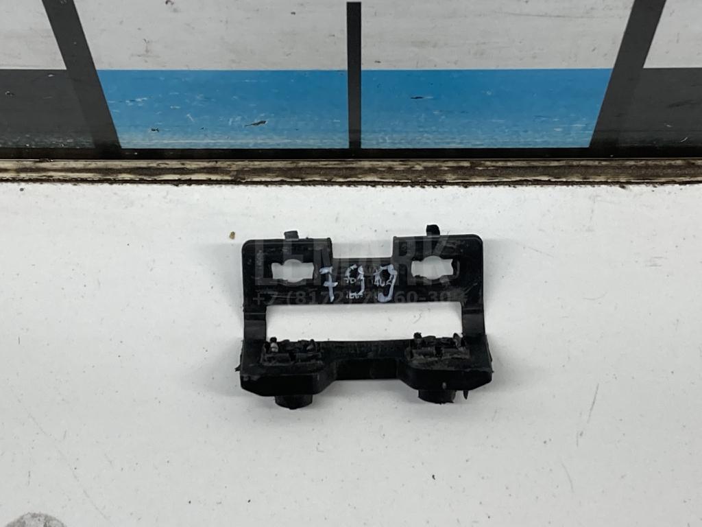 Кронштейн заднего бампера 86615F1000 Hyundai-Kia