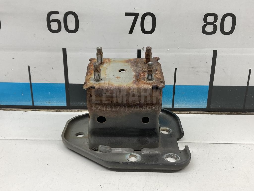 Кронштейн усилителя заднего бампера правый 852104EA0A Nissan