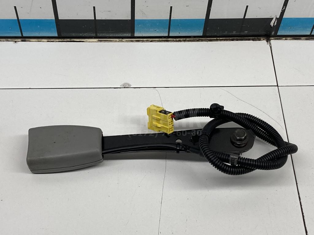 Ответная часть ремня безопасности 888402B300J4 Hyundai-Kia
