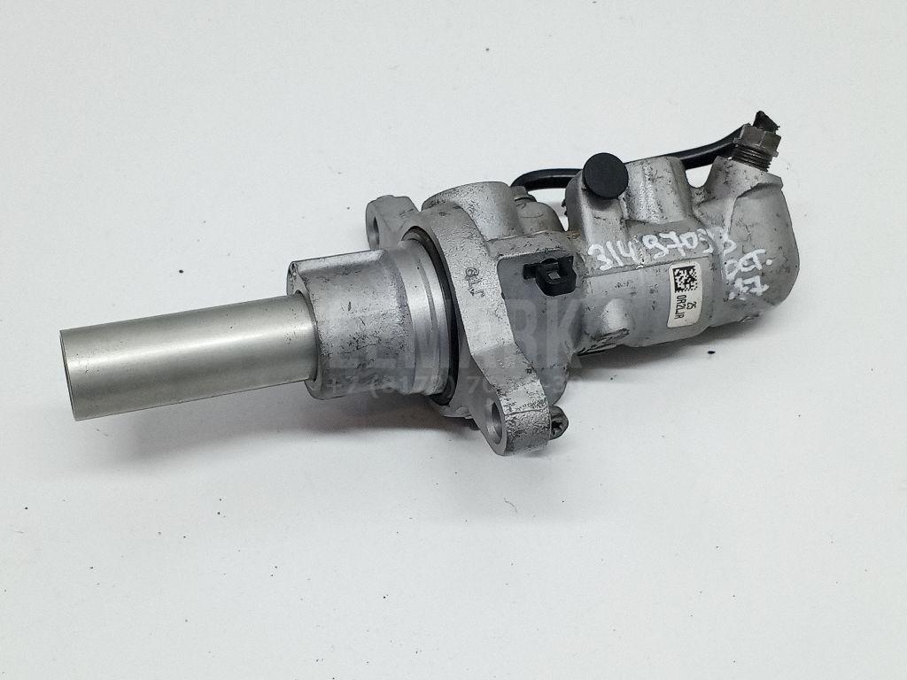 Цилиндр тормозной главный 8V2611021 VAG