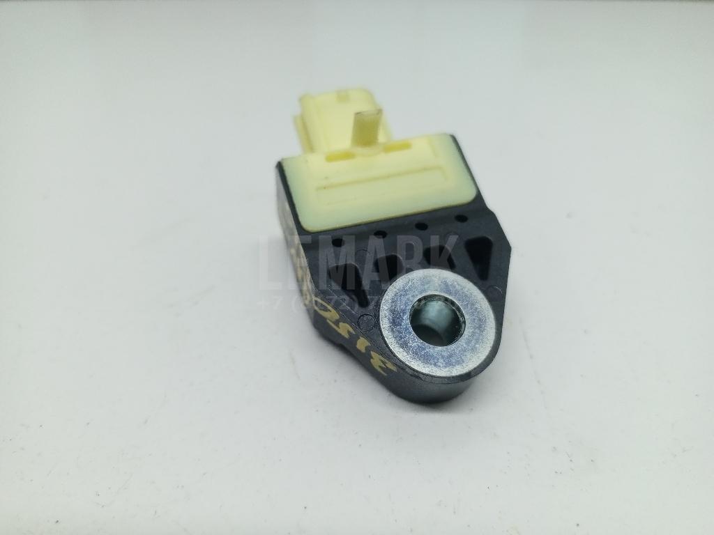 Датчик AIR BAG 8983133050 Toyota