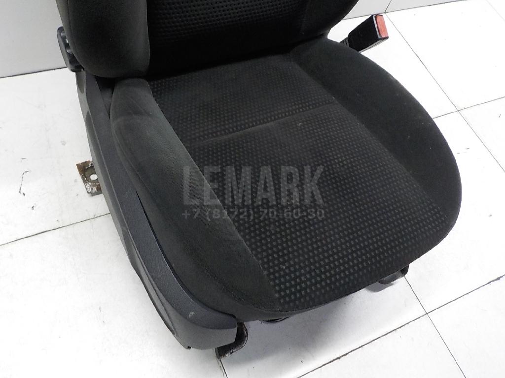 Сиденье переднее правое для  Ford Focus II 2008-2011
