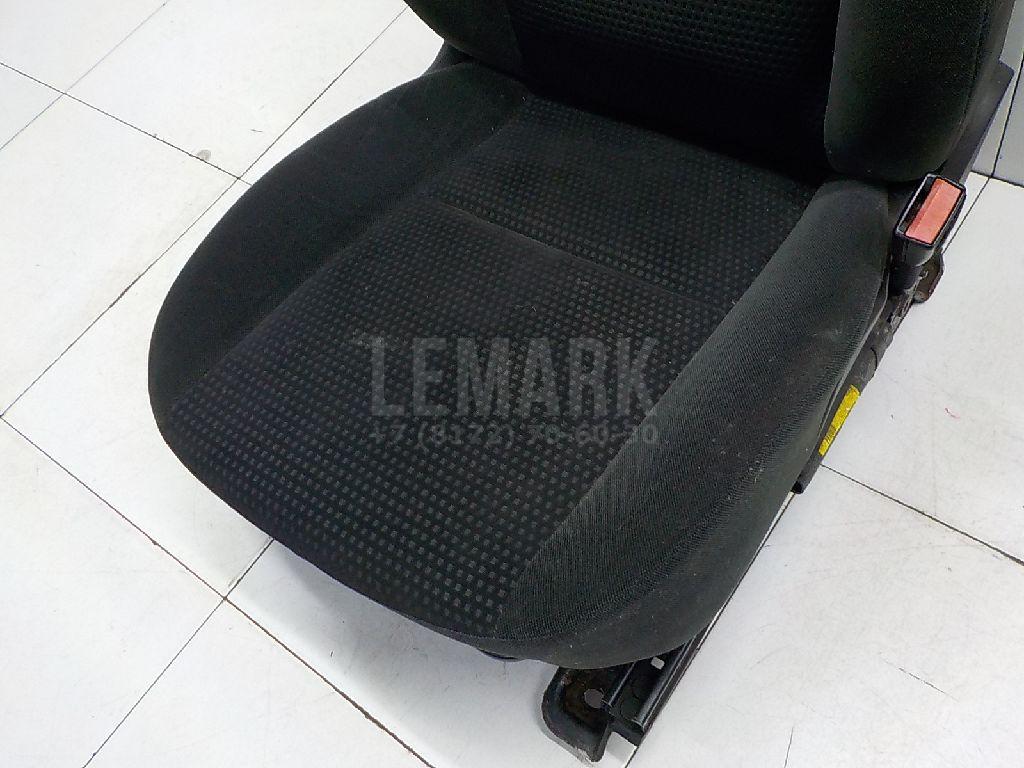 Сиденье переднее правое для  Ford Focus II 2008-2011