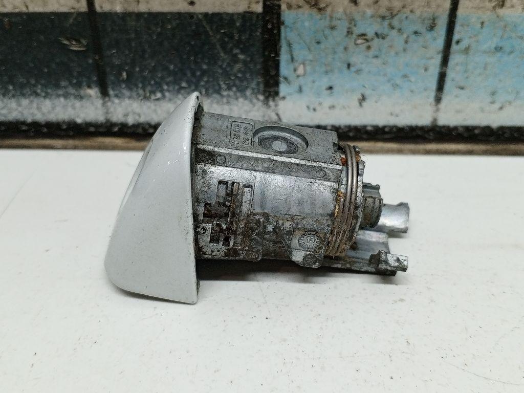 Вставка замка двери для  Citroen C4 2004-2011