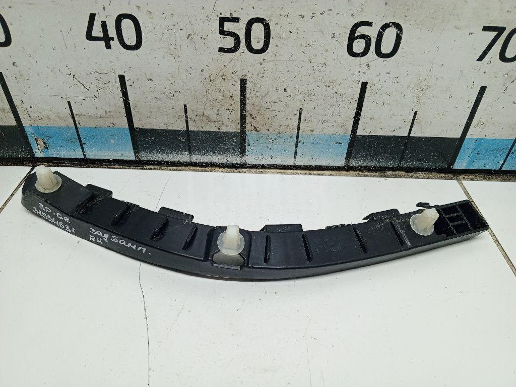 Направляющая заднего бампера правая 866143W000 Hyundai-Kia