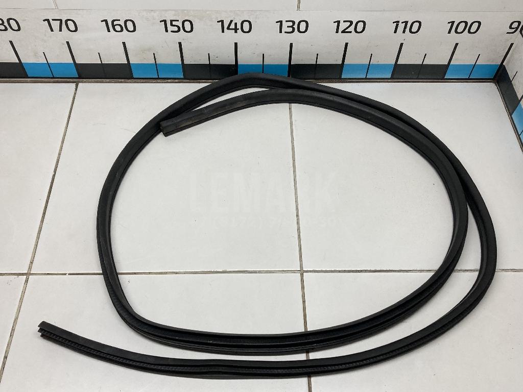 Уплотнитель двери 76924HL00A Nissan